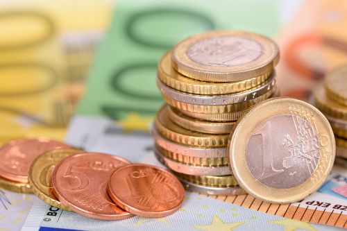 Euro Geldscheine und Münzen